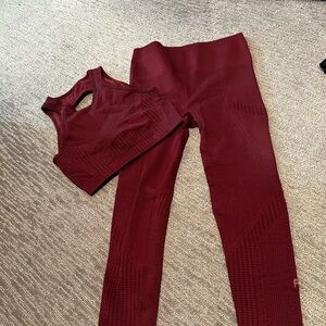 Fabletics Seamless Set
Like new.